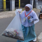 ponpes-assyifa-sagalaherang_aksi_pungut_sampah