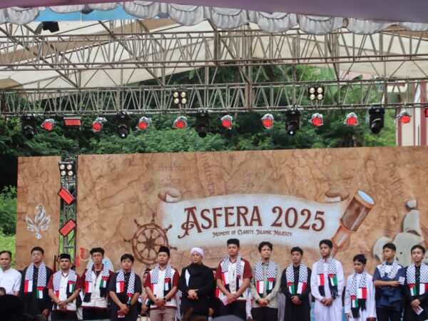 SANTRI ASSYIFA SAGALAHERANG GELAR KONSER AMAL BELA PALESTINA BERSAMA OPIK DI KEGIATAN ASFERA 2025
